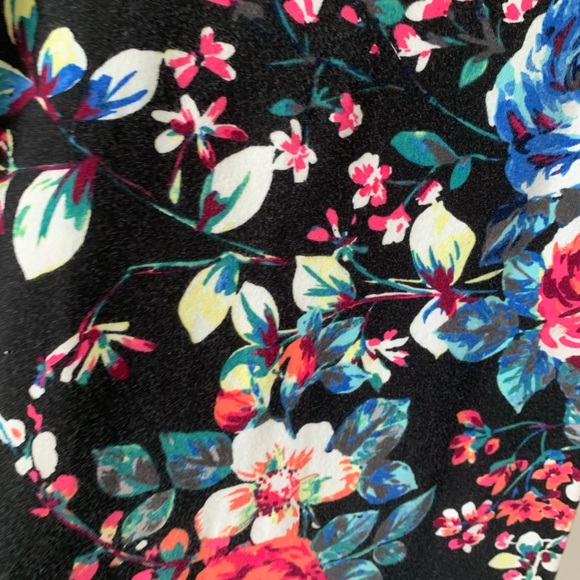 3 for $15. Express midi length flowery dress - Picture 3 of 6